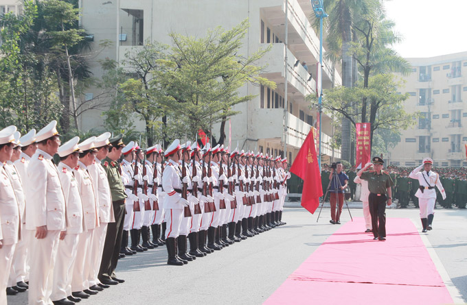 H.E. Senior Lieutenant General, Prof. Dr. To Lam - Member of Politburo of the Communist Party of Vietnam, Minister of Public Security and Lieutenant General Nguyen Xuan Yem, President of the PPA inspected the Guard of Honor.